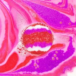 Alternative view of inuwet Glitter bad bom aardbei