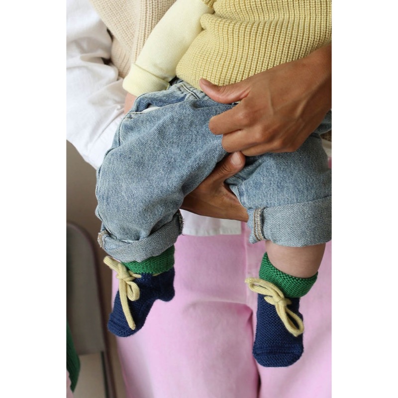 hvid booties cotton candy red