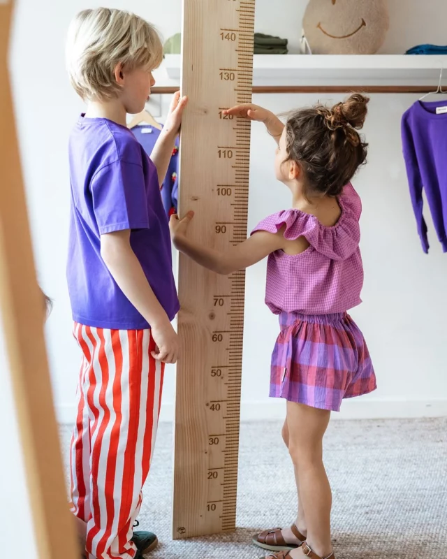 Welke maat heb ik nodig? Dat is de meest gestelde vraag aan ons! 
En we meten met liefde dingen voor je op. Twijfel je over de maat van een kledingstuk? Vraag het vooral: we adviseren je liever goed voordat je bestelt, dan dat de maat niet goed blijkt en alles weer retour komt 😅

Zeker schoenen blijken online lastig om te kopen (daar krijgen we helaas de meeste retouren op). Dus kun je niet naar de winkel komen om te passen? Vraag ons gerust om advies! We helpen je graag via e-mail, dm, telefonisch en natuurlijk whatsapp 😊

#metenisweten #welkemaathebiknodig #nixnut #dailybrat #piupiuchick 
📷 @klikklakfotografie 
•
•
•
#littledepartmentstore #littledepartmentstorerotterdam 
#kinderkleding #online #onlineshopping #kinderkledingwinkel #kleiwegkwartier #hillegersberg #hillegersbergzuid #rotterdam #kinderwinkel #kinderwinkelrotterdam
#kidsfashion #kidsstyling #meisje #jongen #ootd #shoplokaal #shoplokaalonline