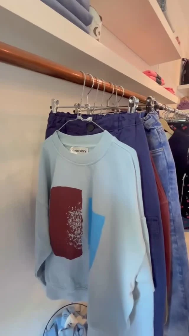 Het is druk met lanceringen vandaag! Naast The Campamento en Daily Brat lanceert ook @main_story_uk 
Een stoer Brits merk met skater invloeden, perfect voor de wat grotere kids. Main Story heeft een oversized pasvorm. Als je daar niet zo van houdt, is ons advies: neem een maatje kleiner! 
Oh en de kwaliteit is zo mooi en stevig! 

#mainstory #launch #nieuw #nieuwecollectie #littledepartmentstore #littledepartmentstorerotterdam 
#kinderkleding #online #onlineshopping #kinderkledingwinkel #kleiwegkwartier #hillegersberg #hillegersbergzuid #rotterdam #kinderwinkel #kinderwinkelrotterdam
#kidsfashion #kidsstyling #shoplokaal #shoplokaalonline