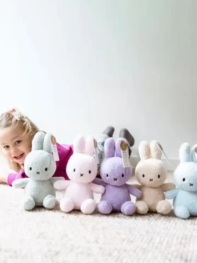 NIJNTJE - we hebben ze weer! De lieve zachte Nijntje knuffels in mooie nieuwe kleurtjes. Een populair (baby-)cadeautje 😊
#nijntje #cadeautip #miffy #babycadeau #nijntjeknuffelw
📷 @klikklakfotografie 
•
•
•
#littledepartmentstore #littledepartmentstorerotterdam 
#kinderkleding #online #onlineshopping #kinderkledingwinkel #kleiwegkwartier #hillegersberg #hillegersbergzuid #rotterdam #kinderwinkel #kinderwinkelrotterdam
#kidsfashion #kidsstyling #meisje #ootd #shoplokaal #shoplokaalonline