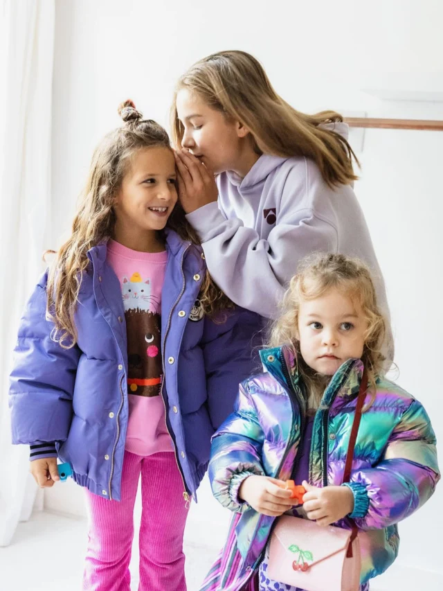 WINTERJASACTIE🥳
Psssst heb je het gehoord? We hebben deze week een hele toffe winterjasactie! 
Hoe werkt het? 
Shop deze week een winterjas bij ons (in de winkel of online), dan krijg je van ons €30,- shoptegoed cadeau! 🥳 De actie loopt van 26 oktober tot en met 2 november 2025.
Het shoptegoed kun je vanaf 16 november t/m 31 december 2025 inleveren bij een minimale besteding van €60,-. Koop je twee winterjassen, dan krijg je natuurlijk twee keer shoptegoed! 
Spelregels:
- Het shoptegoed dat je ontvangt is geldig op alle kleding, schoenen, sjaals, handschoenen en mutsen (maar is niet geldig i.c.m. andere kortingsacties of sale). 
- In onze winkel krijg je het shoptegoed in de vorm van een cadeaubon meteen mee bij de aankoop van de winterjas. 
- Shop je online? Dan mailen we je een kortingscode. 
- Het shoptegoed kun je inleveren tussen 16 november en 31 december 2025 bij een minimale besteding van 60,- 
- Het shoptegoed vervalt als je de winterjas retourneert. Retourneren mag binnen 14 dagen.
📷 @klikklakfotografie 
•
•
•
#brrrkoudhe #winterjas #winterjasactie #littledepartmentstore #littledepartmentstorerotterdam 
#kinderkleding #online #onlineshopping #kinderkledingwinkel #kleiwegkwartier #hillegersberg #hillegersbergzuid #rotterdam #kinderwinkel #kinderwinkelrotterdam
#kidsfashion #kidsstyling #meisje #ootd #shoplokaal #shoplokaalonline