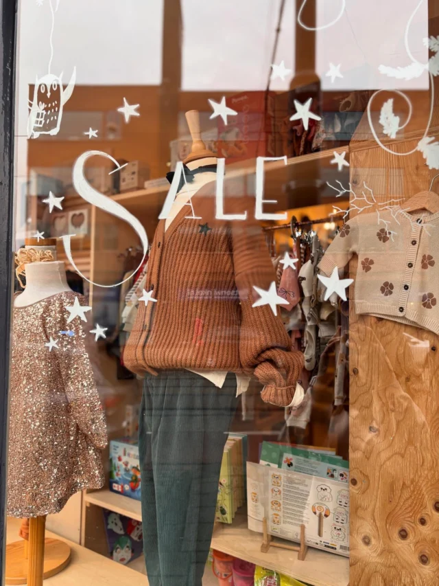 40% SALE! 🛍️
Ja, je leest het goed: we hebben sale! En in de winkel én online hebben we de sale verhoogd naar 40%! 

Oh ja, we hebben aangepaste openingstijden in de kerstvakantie ✨: 
• woensdag 24 december zijn we er van 10.00-16.00 en gaan we dus een uurtje eerder dicht
• 25 & 26 december zijn we gesloten vanwege Kerst 🎄
• woensdag 31 december zijn we er van 10.00-16.00 en gaan we dus een uurtje eerder dicht om op tijd oud & nieuw te gaan vieren ✨
• donderdag 1 januari zijn we gesloten 
 
Vanaf vrijdag 2 januari gelden de reguliere openingstijden weer 🥳
Wat die ook alweer zijn? Dinsdag t/m zaterdag 10.00-17.00.
Oh, en onze webshop is 24/7 geopend 😇

FIJNE DAGEN ALLEMAAL 🎄🎅🏼🎁🪩✨

#sale #weverhogendesale #wintersale #piupiuchick #petitblush #littledepartmentstore #littledepartmentstorerotterdam 
#kinderkleding #online #onlineshopping #kinderkledingwinkel #kleiwegkwartier #hillegersberg #hillegersbergzuid #rotterdam #kinderwinkel #kinderwinkelrotterdam
#kidsfashion #kidsstyling #ootd #shoplokaal #shoplokaalonline