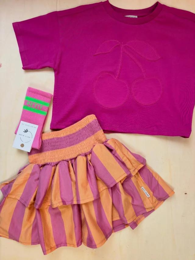 PETIT BLUSH 💕
Dit geweldige meidenmerk kwam vandaag binnen en echt alles is leuk! Er zijn zoveel leuke combinaties te maken….
We hebben heel hard gewerkt om alle dozen uit te pakken, dus vanaf nu hangt het in de winkel 🥳 
En vanaf 4 februari shop je dit leuke merk ook in onze webshop 😊

#petitblush #mixandmatch #littledepartmentstore #duurzamekinderkleding #kinderwinkelrotterdam