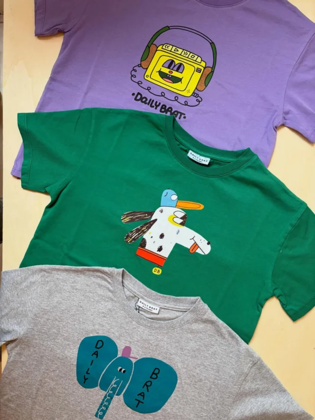 DAILY BRAT: Zijn jullie klaar voor drop 2? Met onder andere heel veel toffe shirts voor jongens én meiden. En een geweldige jurk en nog veel meer moois 😍
Vanaf nu hangt het bij ons in de winkel en vanaf 4 shop je het ook online op onze website 🥳
Swipe voor een sneak peek en inspiratie. En heb je vragen? Laat het ons weten! 

#dailybrat #nieuwecollectie #littledepartmentstore #littledepartmentstorerotterdam #rotterdam