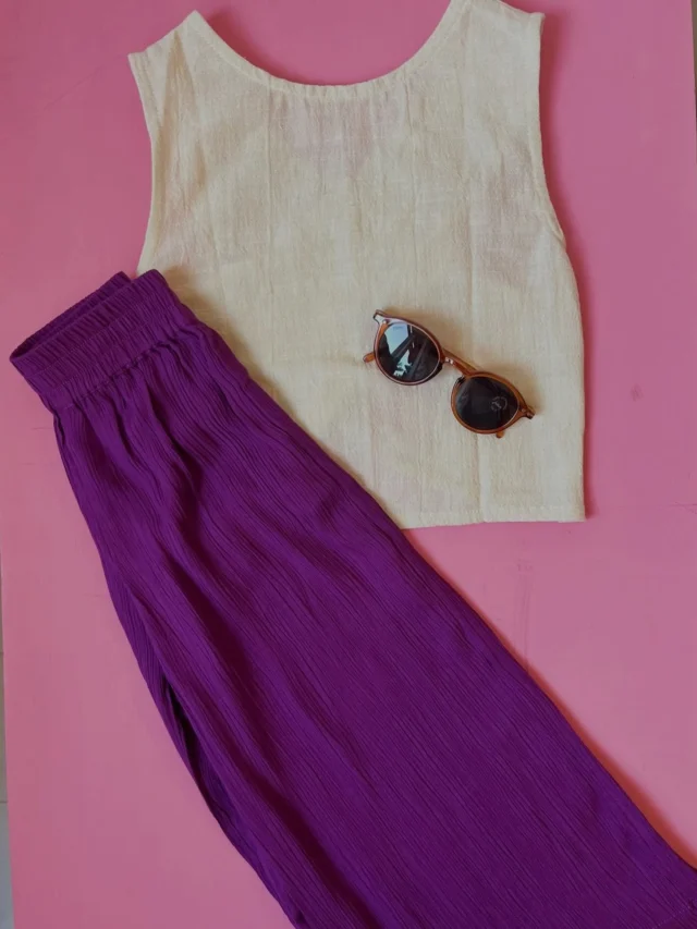 JACKY SUE hangt nieuw in onze winkel en shop je vanaf nu ook online 🥳
Natuurlijk zitten er weer fijne flared broekjes bij in vrolijke prints, maar vanaf dit seizoen vind je ook wat rustigere kleuren en nieuwe stofjes in de collectie. Benieuwd wat jullie ervan vinden! 
Ps swipe naar de volgende foto voor een foto van de mooie achterkant van deze top en nog meer moois 😊

#jackysue #littledepartmentstore #littledepartmentstorerotterdam #nieuwecollectie #zininlente