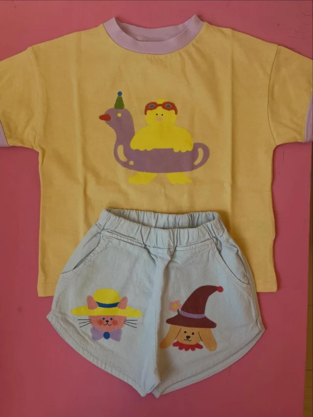 YAY🥳 De nieuwe capsule collectie van @thecampamento hing al te shinen in onze winkel en shop je vanaf nu ook eindelijk online! Wij zijn dol op dit Spaanse merkje met lieve printjes en retro vibe. 

Swipe voor een indruk van al het leuks!

#thecampamento #sweaterweather #nieuwecollectie #littledepartmentstore #kinderwinkelrotterdam