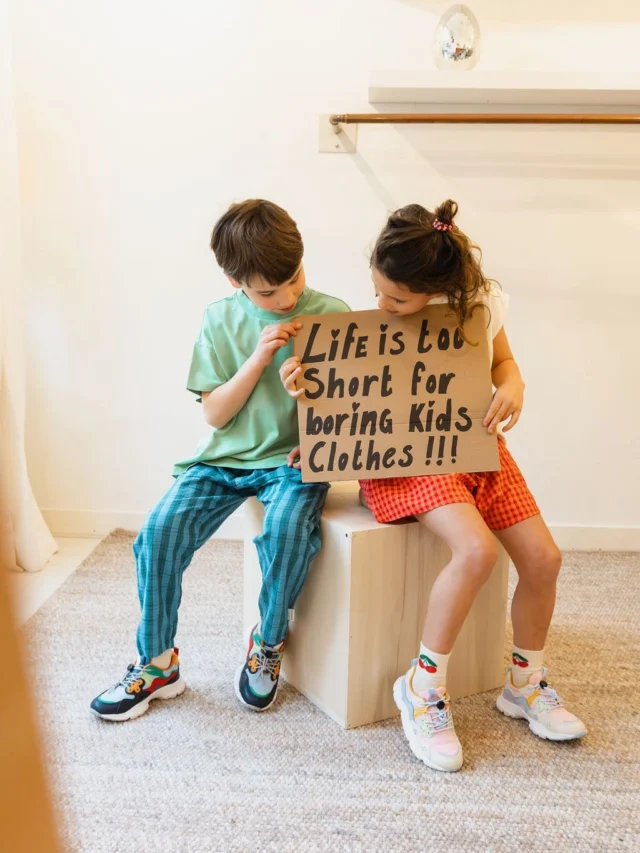 WE HEBBEN ONZE SALE VERHOOGD NAAR 50% 😱
Dus kun je nog wel wat niet-saaie kleding voor je kids gebruiken? 😉 Kom dan gezellig langs bij ons in de winkel (ma t/m za 10.00-17.00)! 
Online shoppen kan natuurlijk ook op www.littledepartmentstore.nl. 🥳

Tot snel! 

📷 @klikklakfotografie 
#sale #littledepartmentstore #kinderkledingwinkel #littlesepartmentstorerotterdam #duurzamekinderkleding
